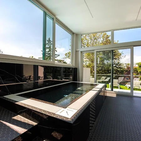 Bauhaus Wellness 204 Апартаменты *