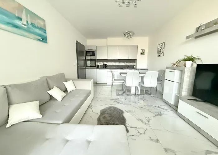 Bauhaus Wellness 204 Apartment